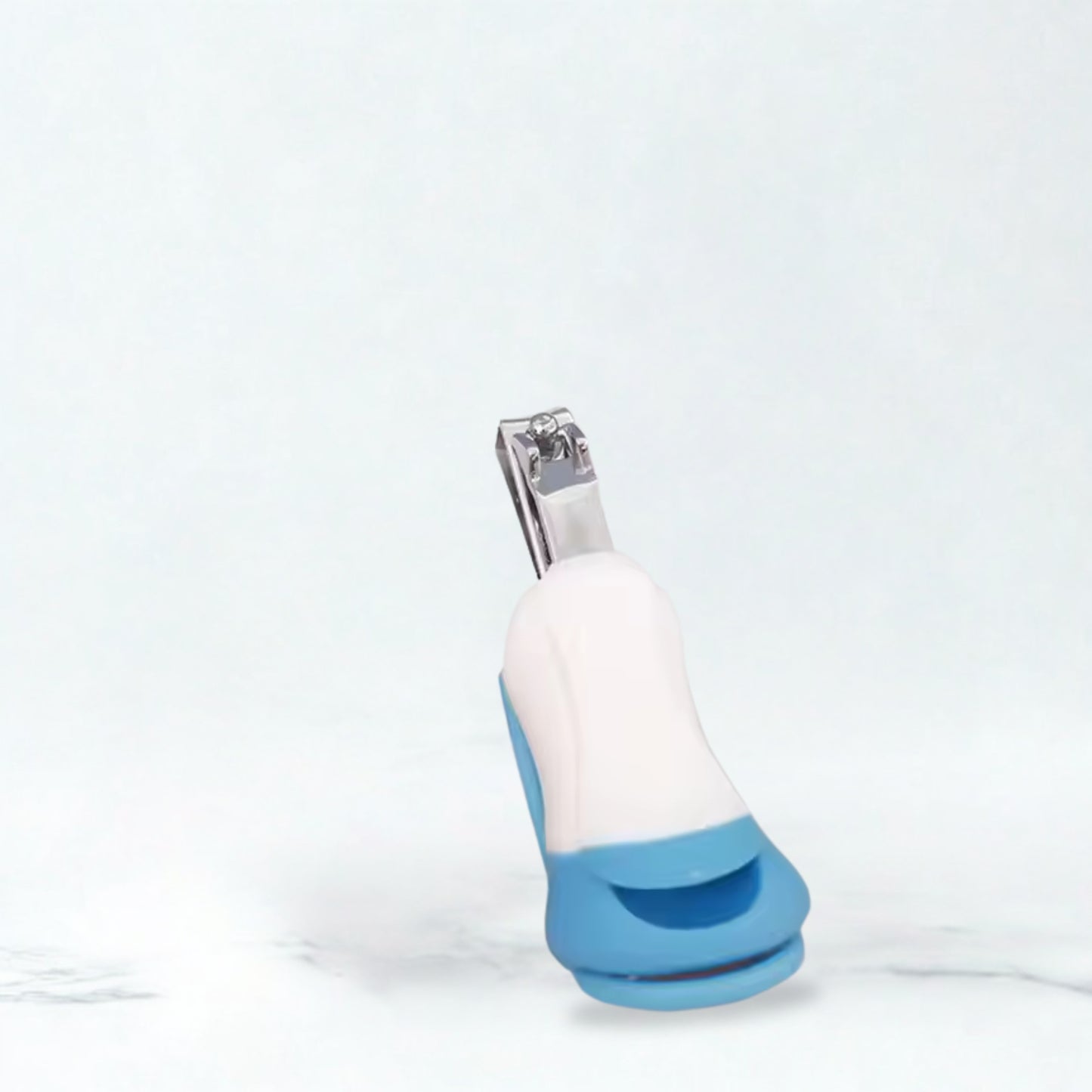 FISH Nail Cutter with Magnifying Glass