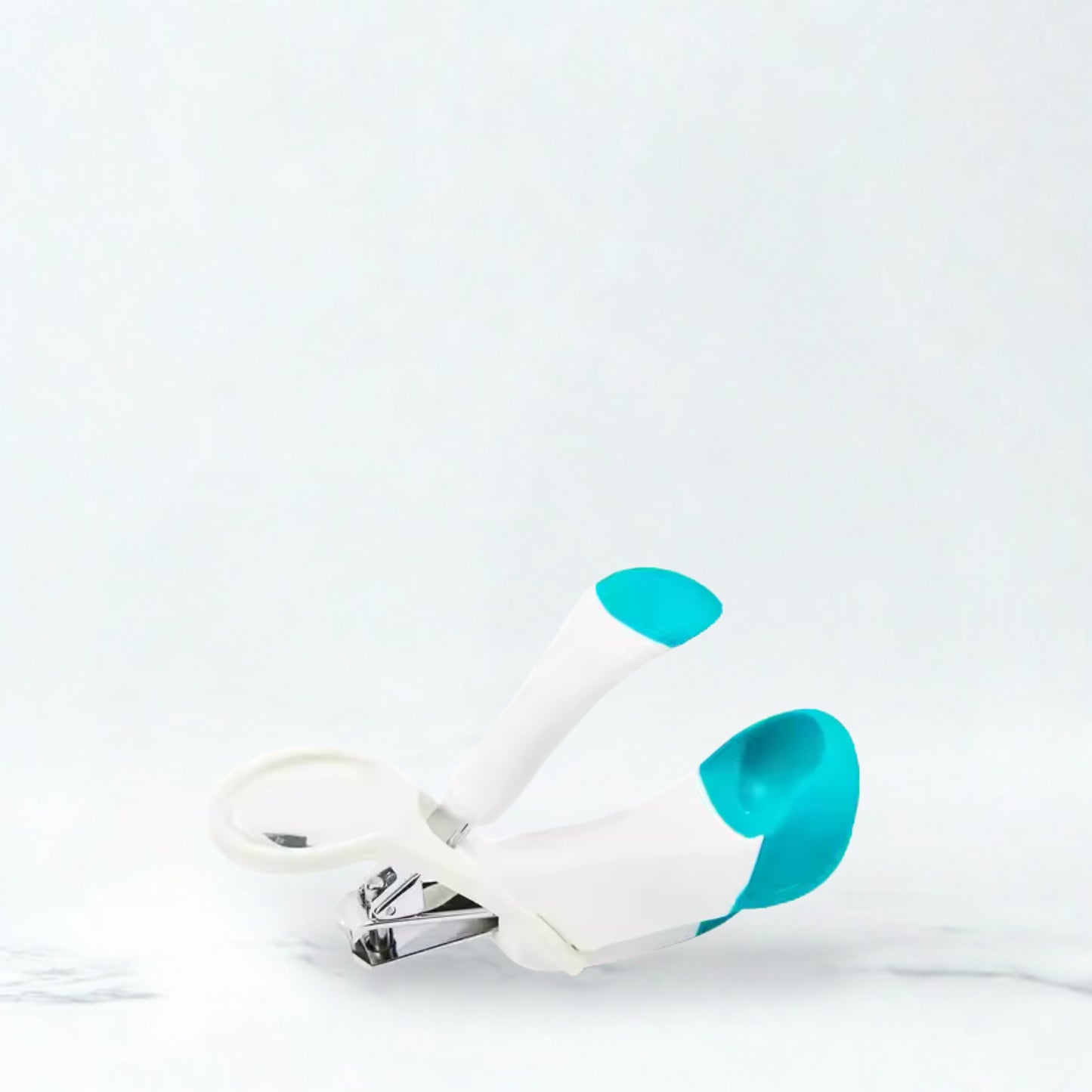 FISH Nail Cutter with Magnifying Glass